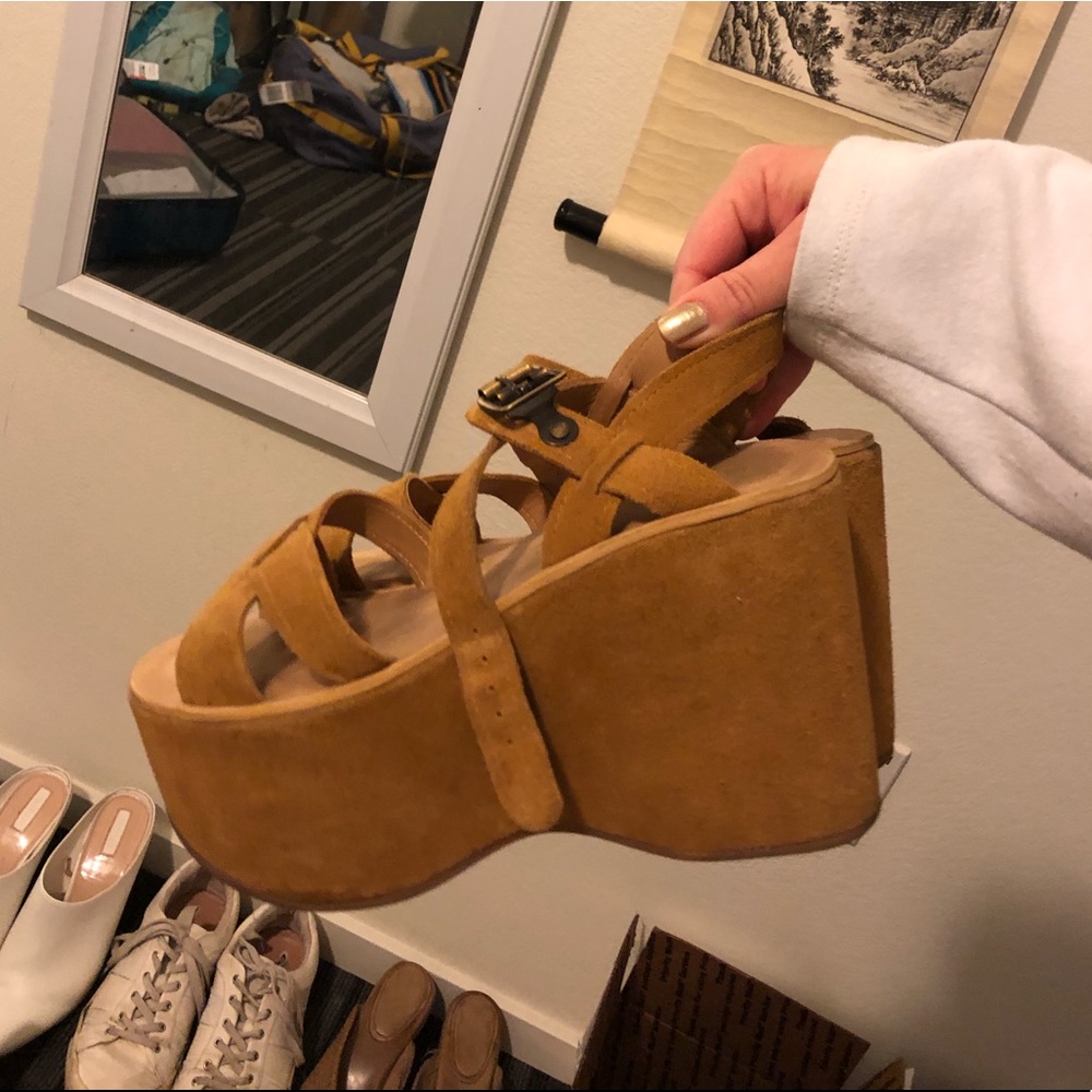 MOVING❗️❗️ Free People Camel Platform Sandals🐫